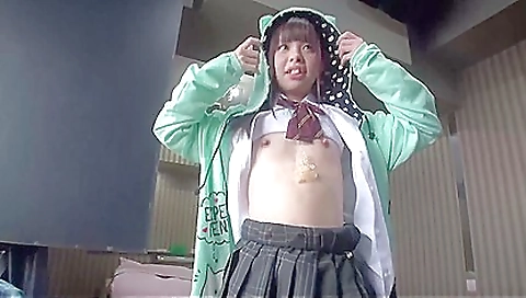 Milok roadside yel nata peeing corpor ceiling is a hot asian