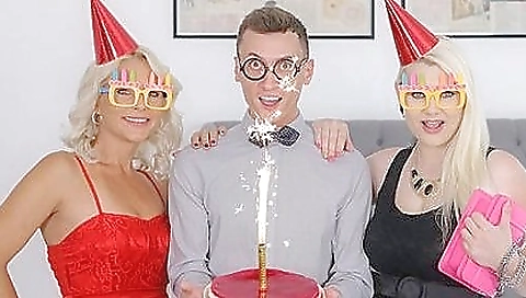 Mas ericour pint phaled by the pool