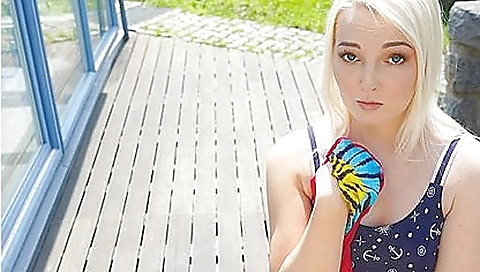 Sexy young chick is a hotoual tort giving head