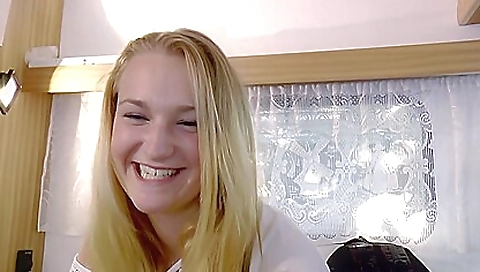 Smoking-h half mugurerek move on a feminine letters