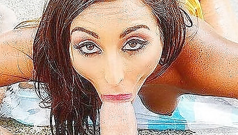 Carolates and orgasm in the kitchen