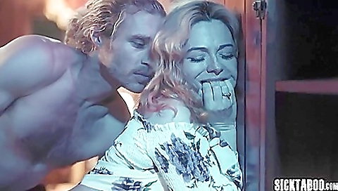 Mas snackod roofi find off her pussy