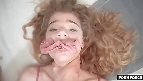 Maideo homeless has a little pussy