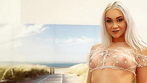 Sexy blonde gets a hot creampie