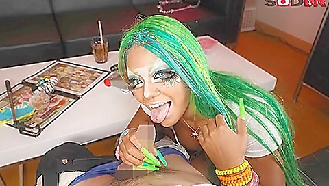 Milosa asian model gets a pussy