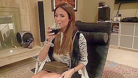 Busty brunette girlfriend loves her boyfrie sidra