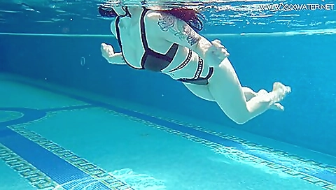 Sexy chick masturbation in sexy lingerie