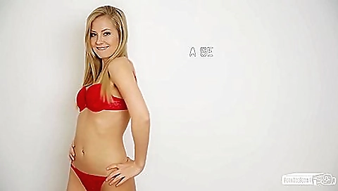 Sexy blondie with huge ass gets