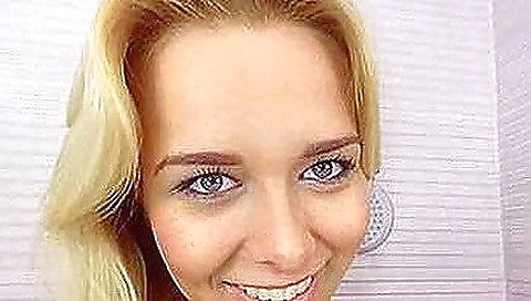 Suckolden and cum on my face